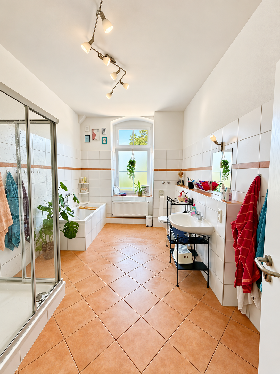 Helles Badezimmer der WG Brüninghausen